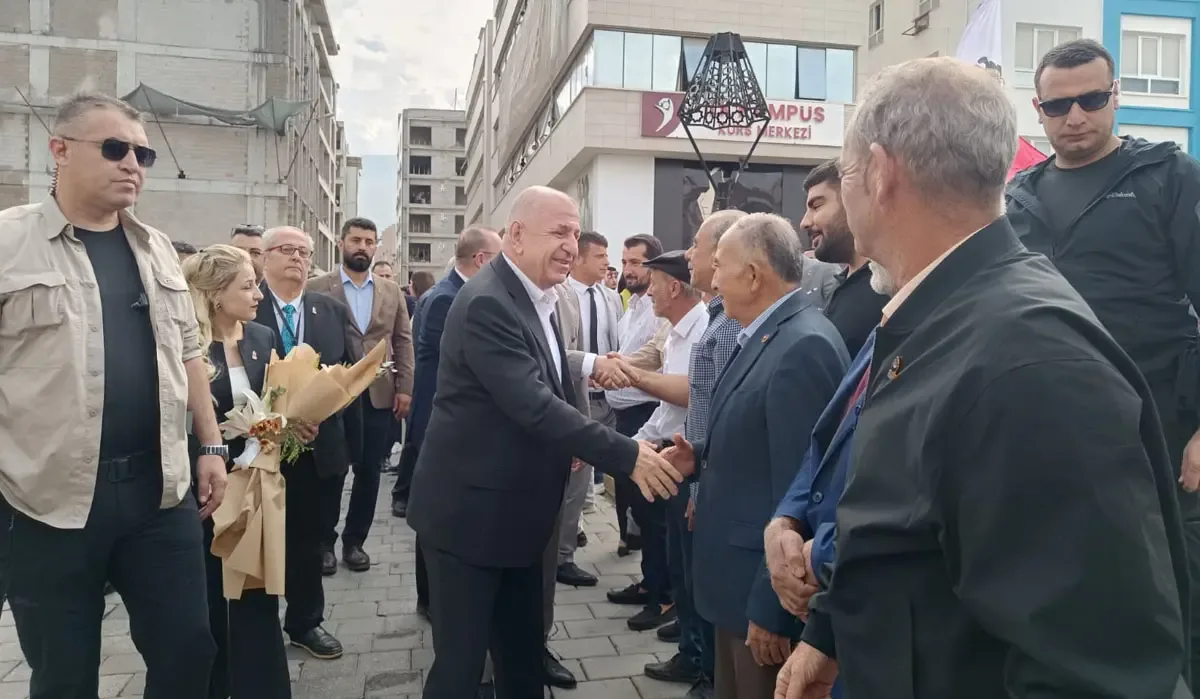 Ümit Özdağ: "Ülkemiz zengin, halkımız fakir"