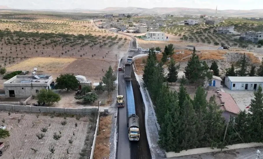Şanlıurfa Birecik’te 40 kilometrelik grup yolunda asfalt çalışmaları tamamlandı