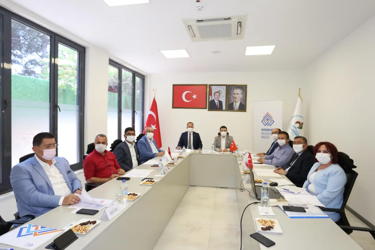 Tütüncü: “Belediyeler de pandemi sürecinin en büyük kahramanları”