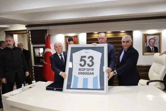 CUMHURBAŞKANI ERDOĞAN ERZURUM BÜYÜKŞEHİR BELEDİYESİ’Nİ ZİYARET ETTİ